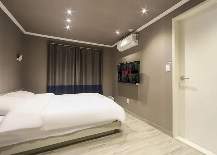 Tinto Station Hotel 2*