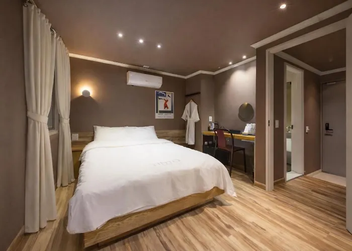 Hotel Tinto Station 2*