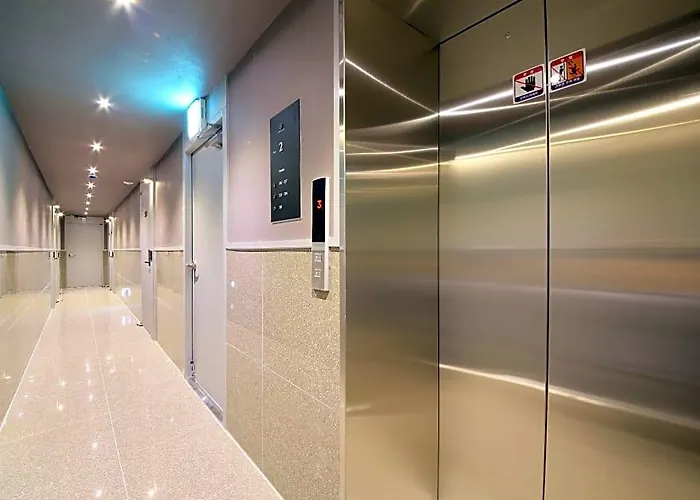 Hotel Tinto Station 2*