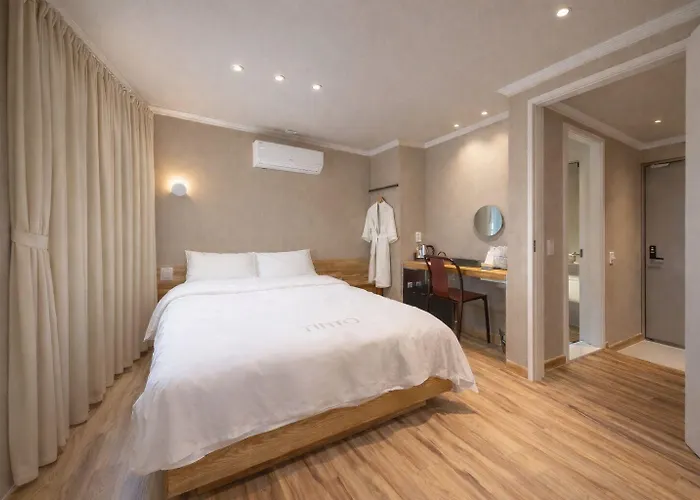Tinto Station Hotel Busan