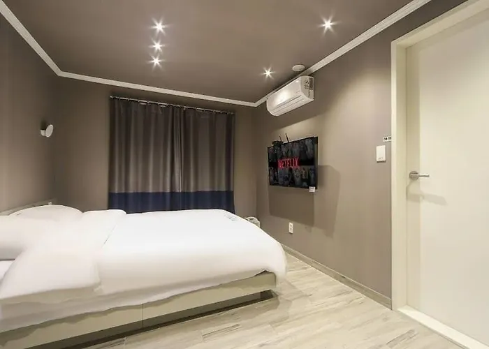Tinto Station Hotel Busan
